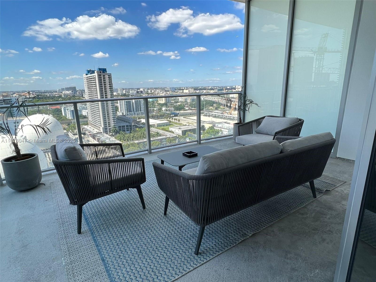 851 NE 1st Ave #1906, Miami FL 33132