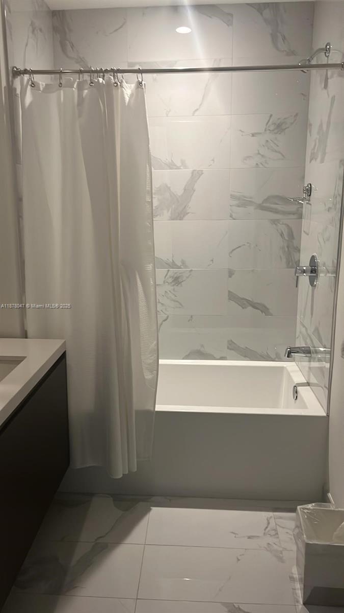 851 NE 1st Ave #1906, Miami FL 33132