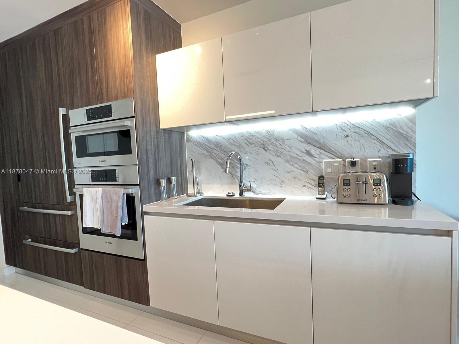 851 NE 1st Ave #1906, Miami FL 33132