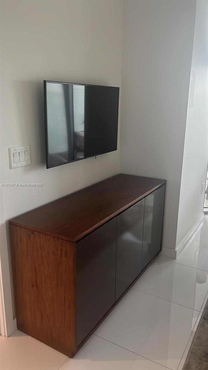 851 NE 1st Ave #1906, Miami FL 33132