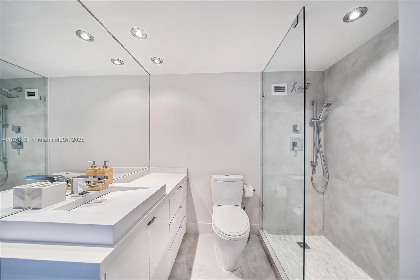 1000 West Ave #1515, Miami Beach FL 33139