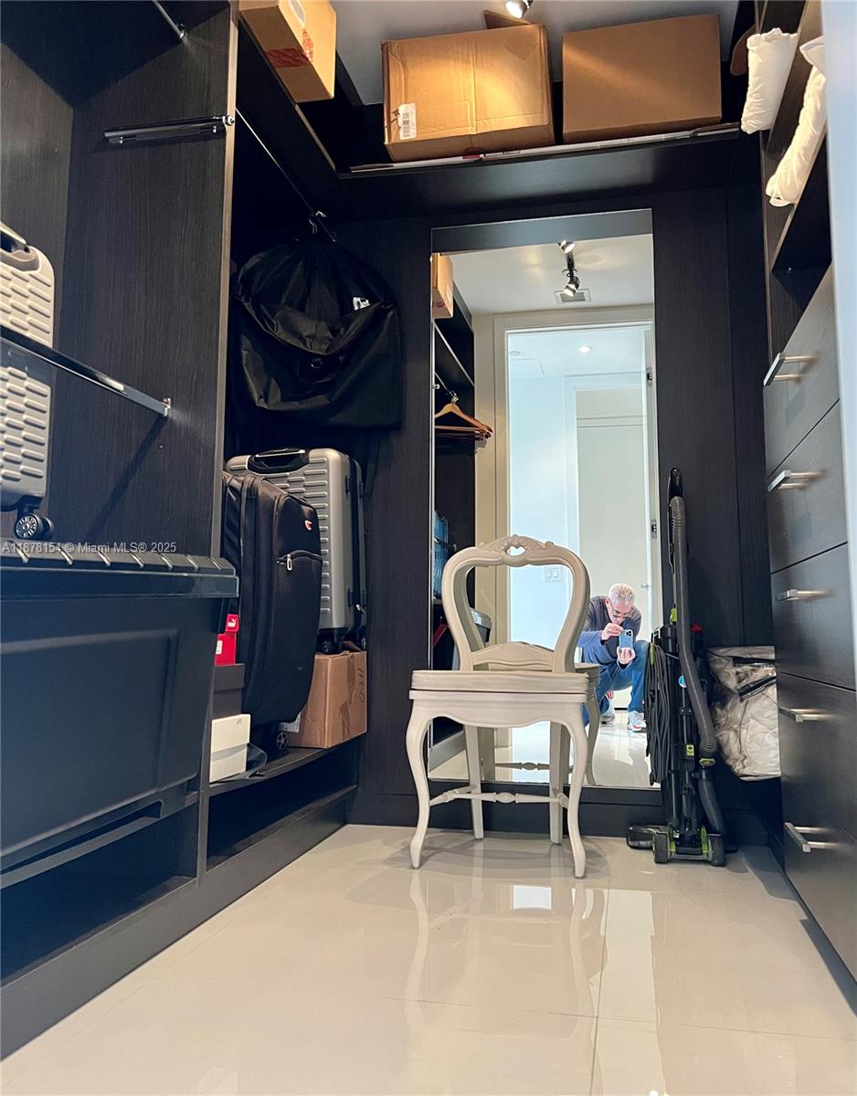 1100 Biscayne Blvd #4802, Miami FL 33132