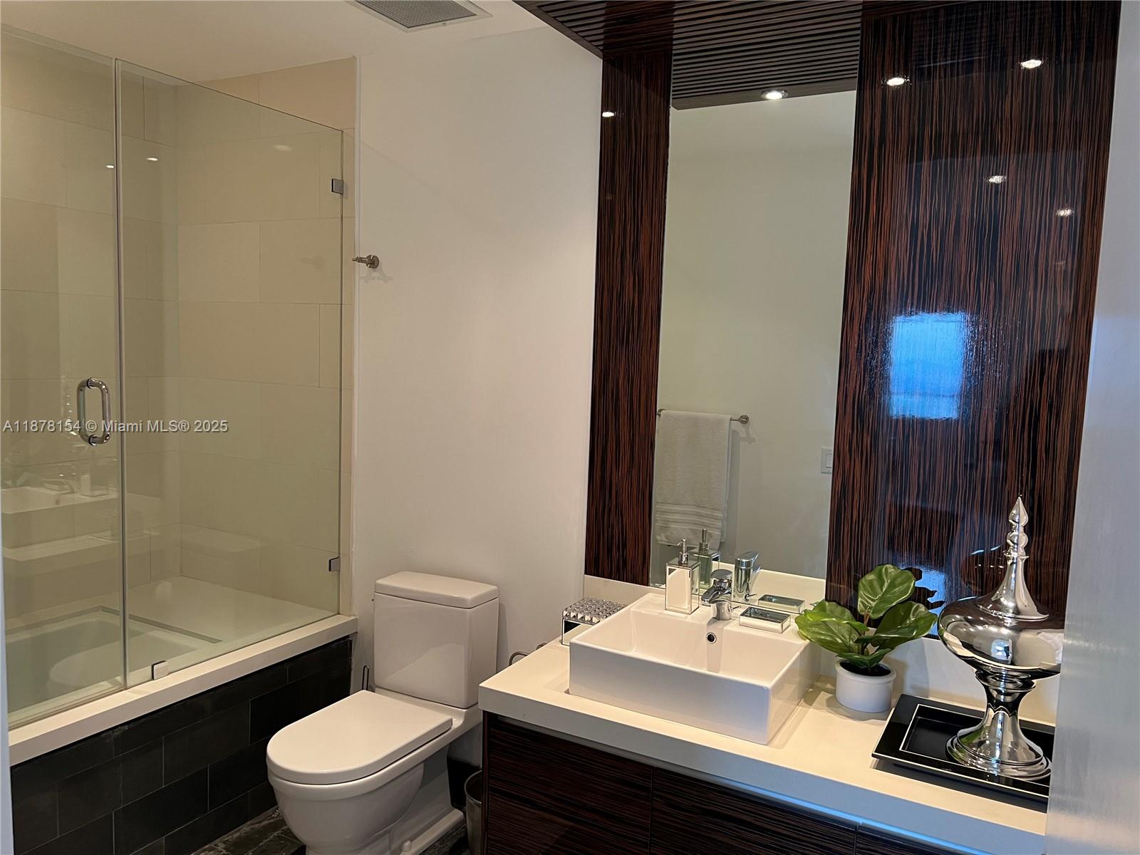 1100 Biscayne Blvd #4802, Miami FL 33132