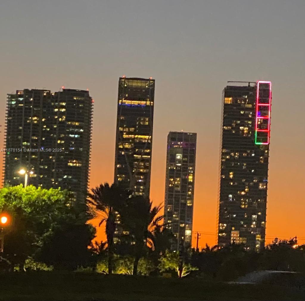 1100 Biscayne Blvd #4802, Miami FL 33132
