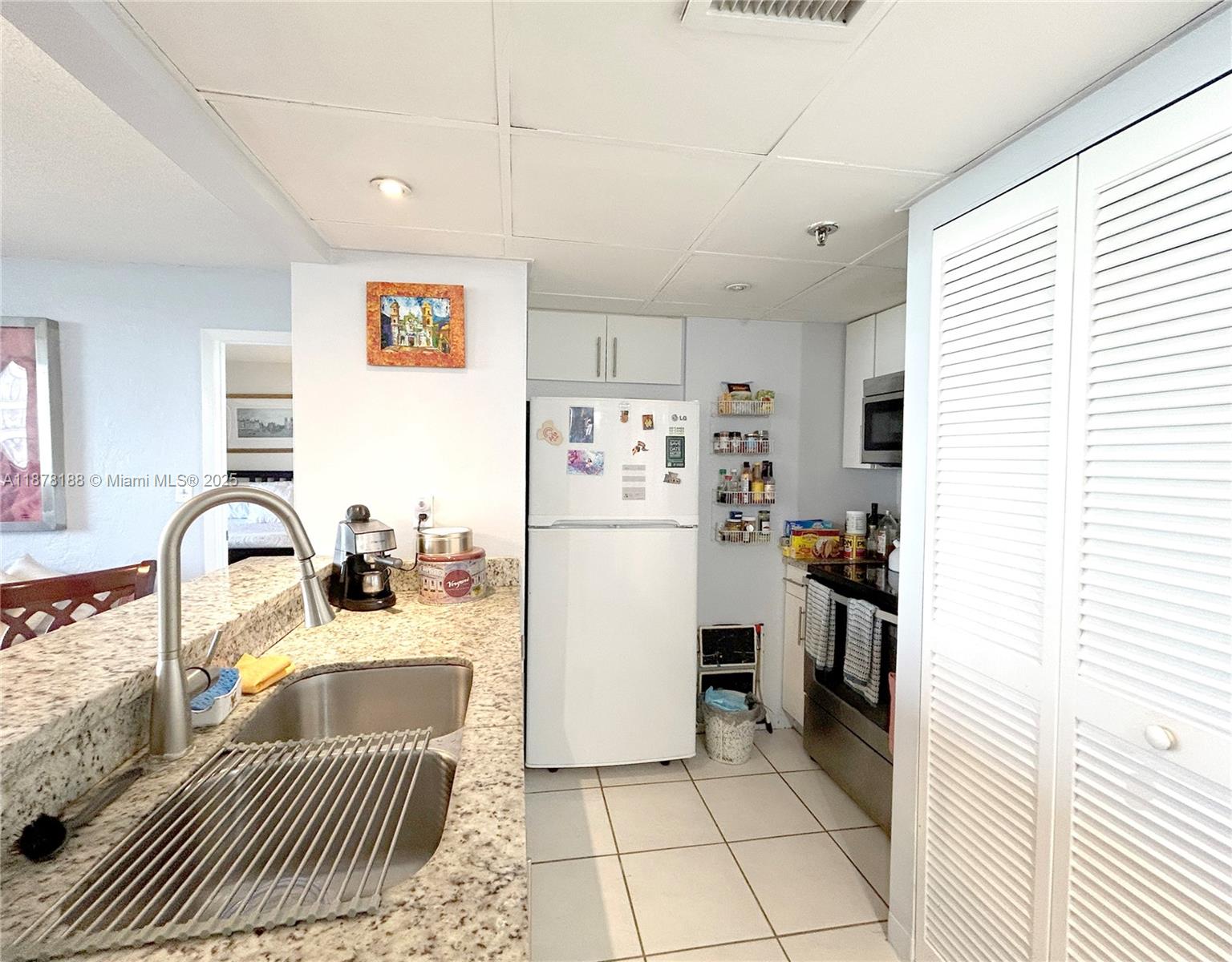540 Brickell Key Dr #811, Miami FL 33131