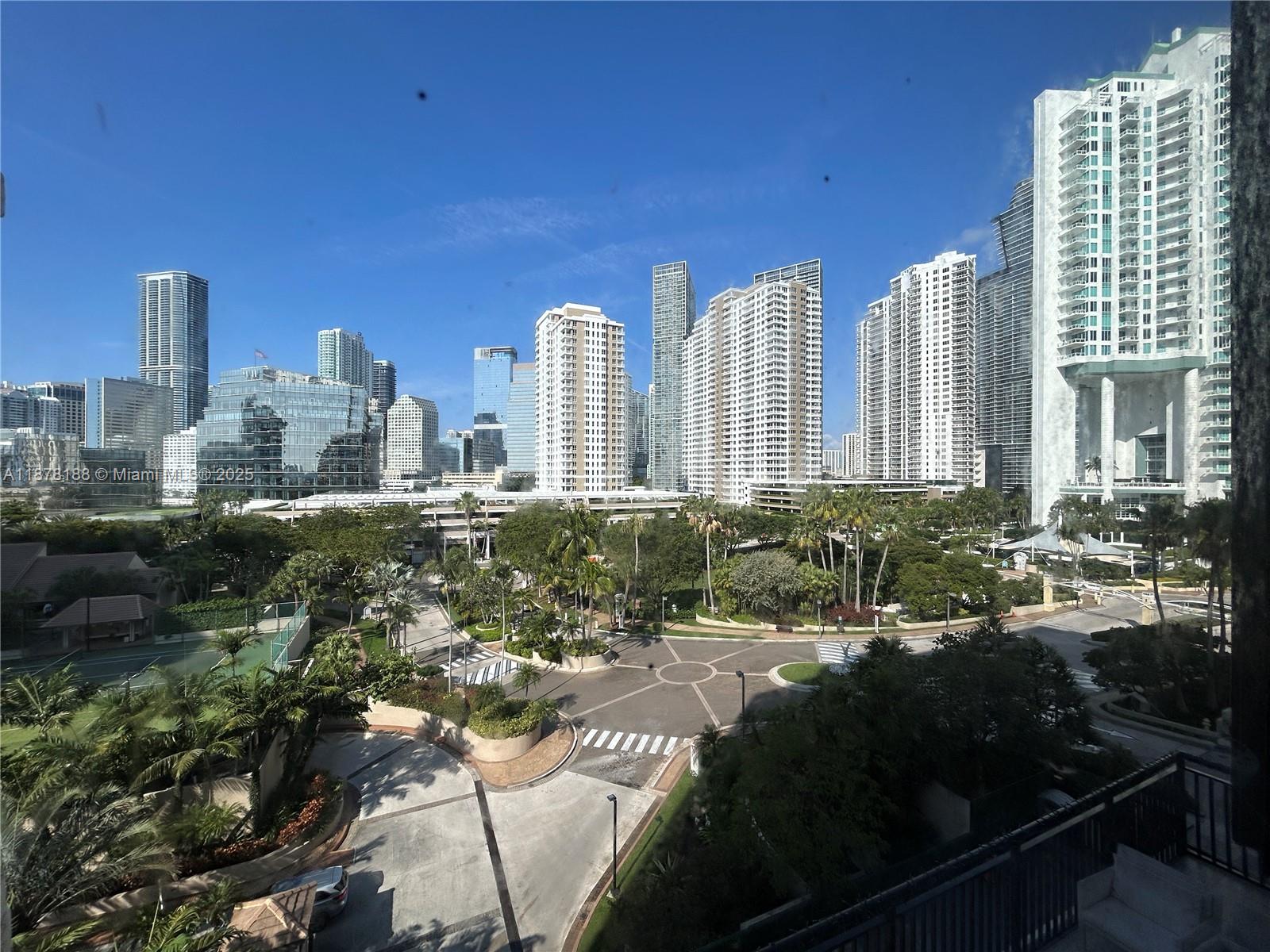 540 Brickell Key Dr #811, Miami FL 33131