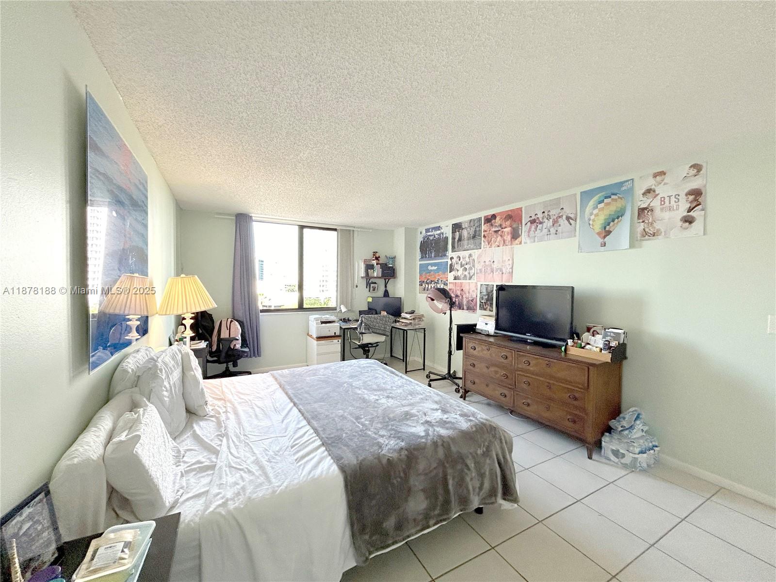 540 Brickell Key Dr #811, Miami FL 33131