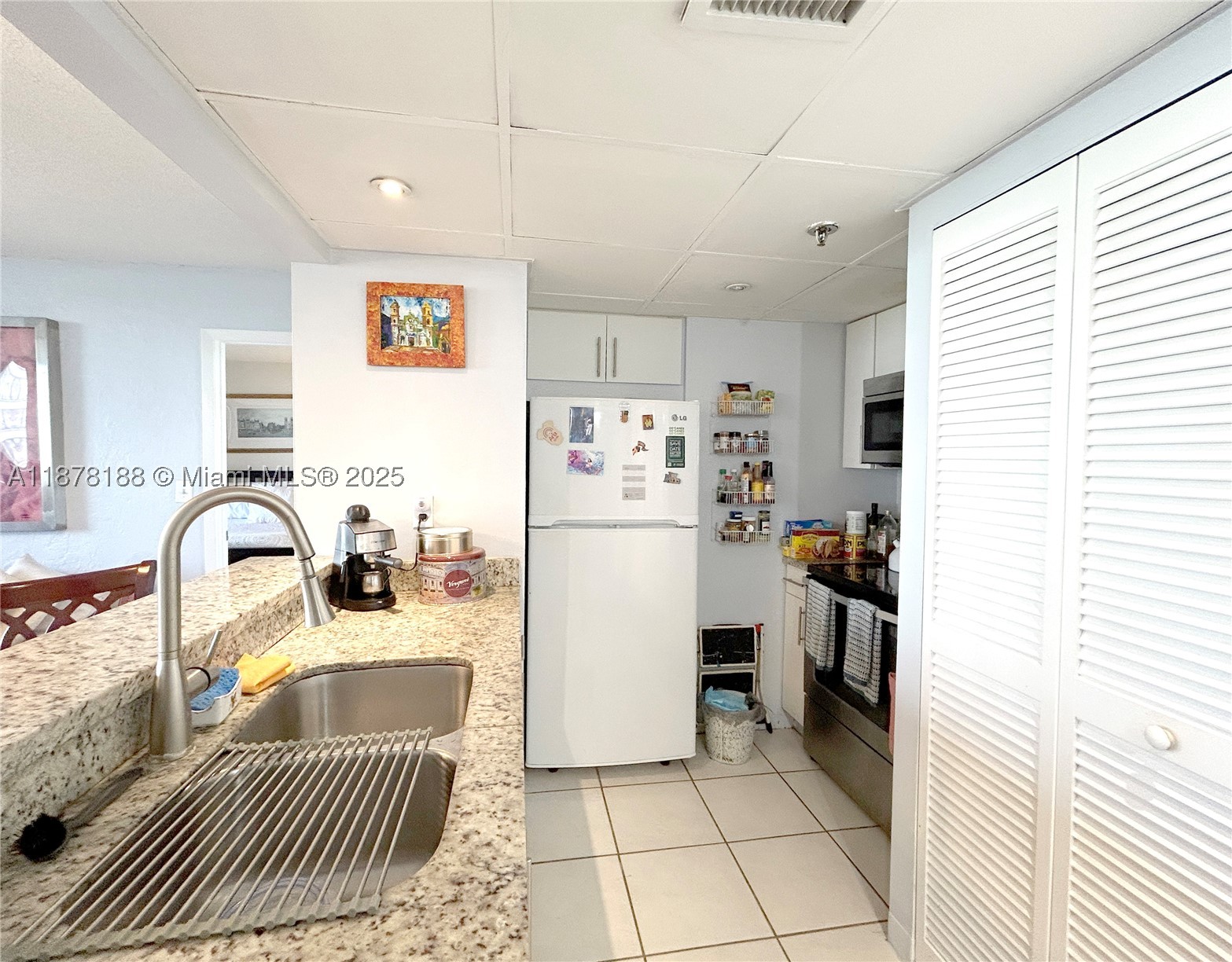 540 Brickell Key Dr #811, Miami FL 33131