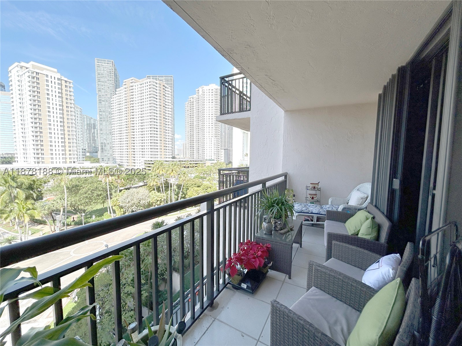 540 Brickell Key Dr #811, Miami FL 33131