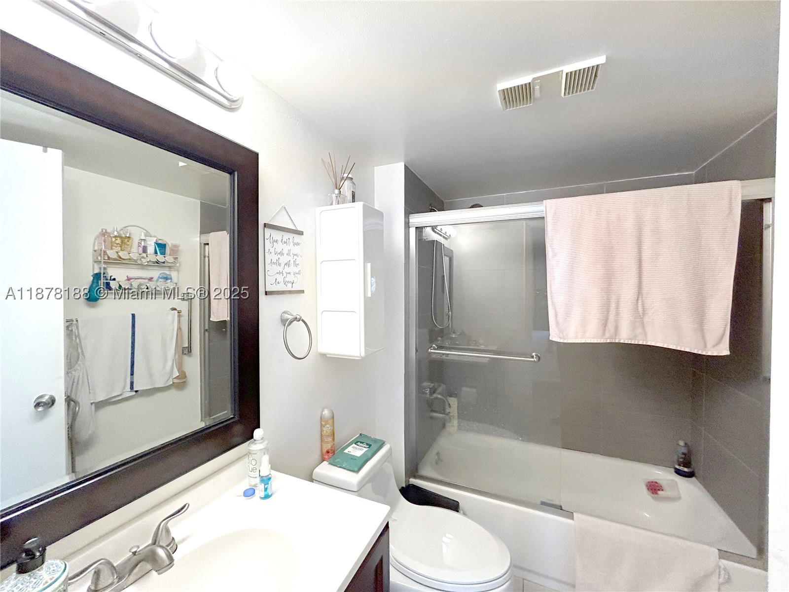 540 Brickell Key Dr #811, Miami FL 33131