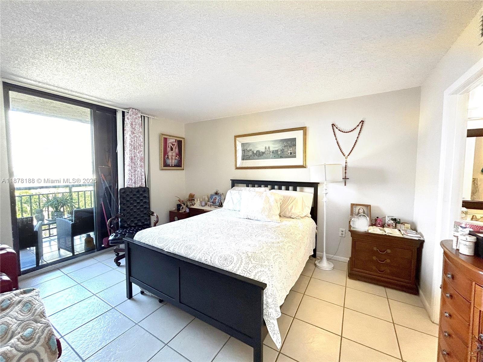 540 Brickell Key Dr #811, Miami FL 33131