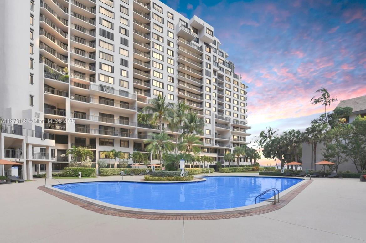540 Brickell Key Dr #811, Miami FL 33131