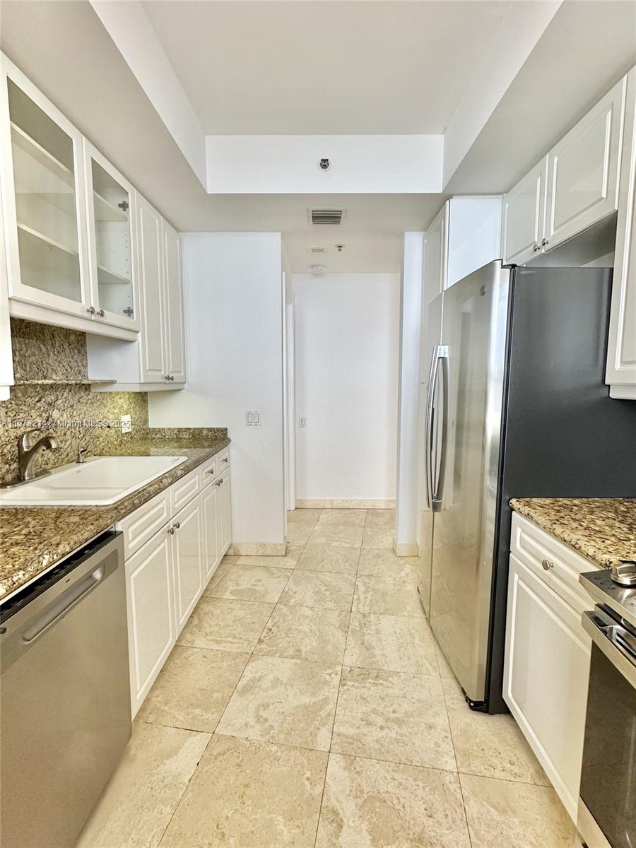 808 Brickell Key Dr #3106, Miami FL 33131