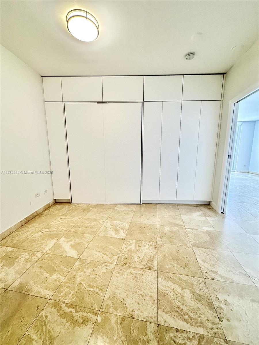 808 Brickell Key Dr #3106, Miami FL 33131