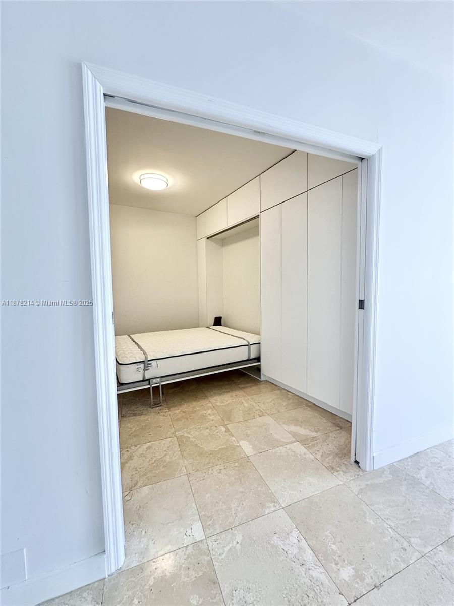 808 Brickell Key Dr #3106, Miami FL 33131