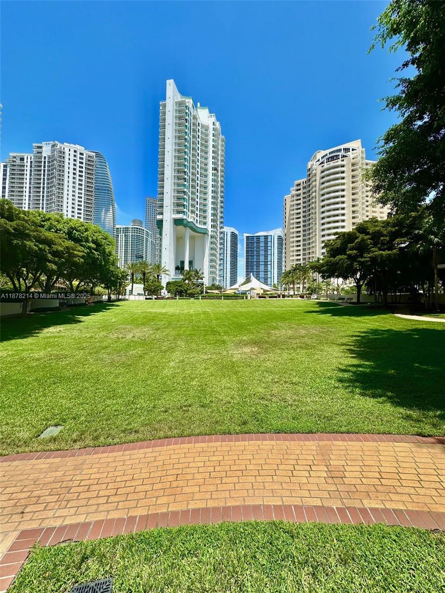 808 Brickell Key Dr #3106, Miami FL 33131