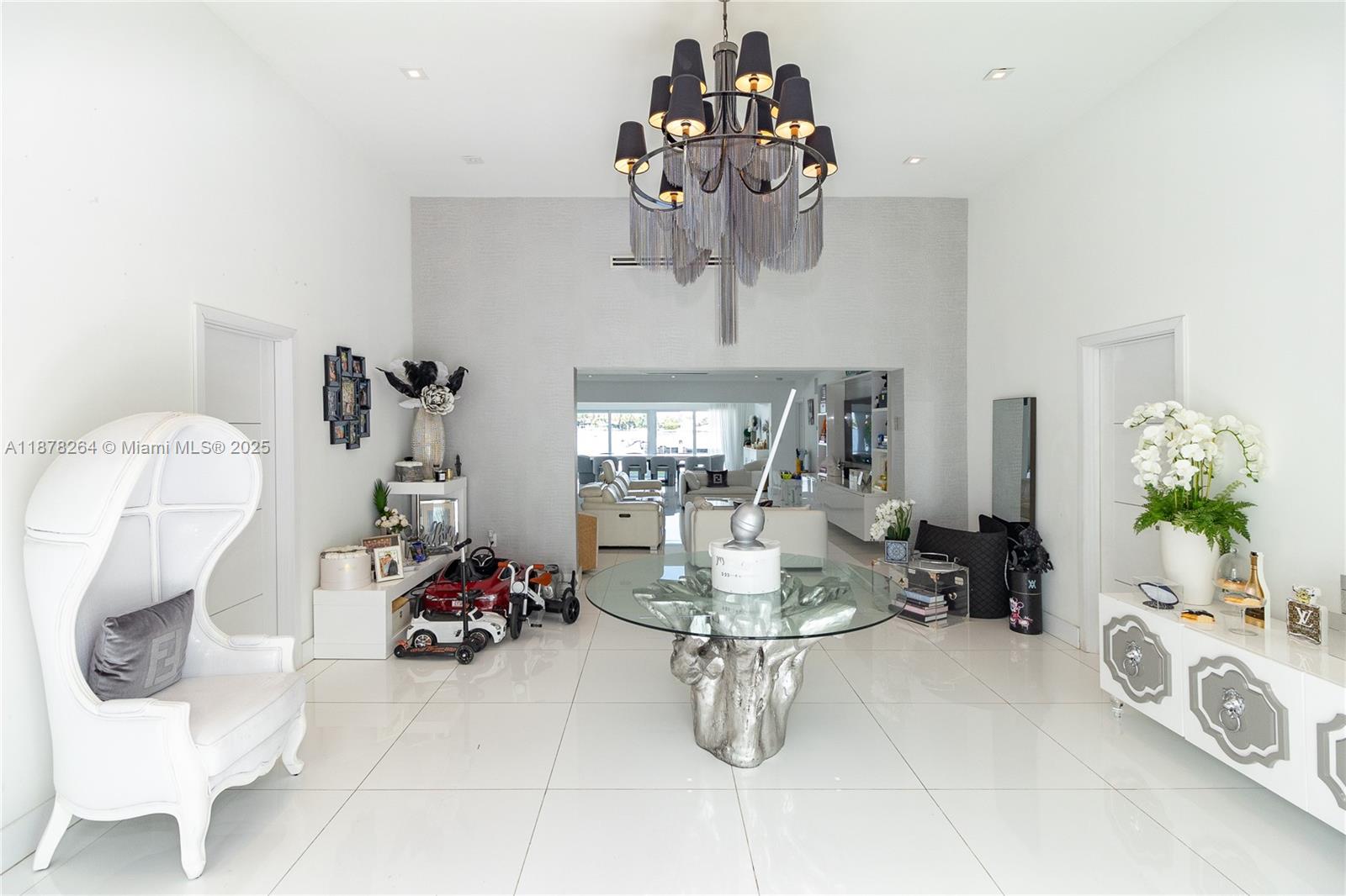 1215 N Biscayne Point Rd, Miami Beach FL 33141