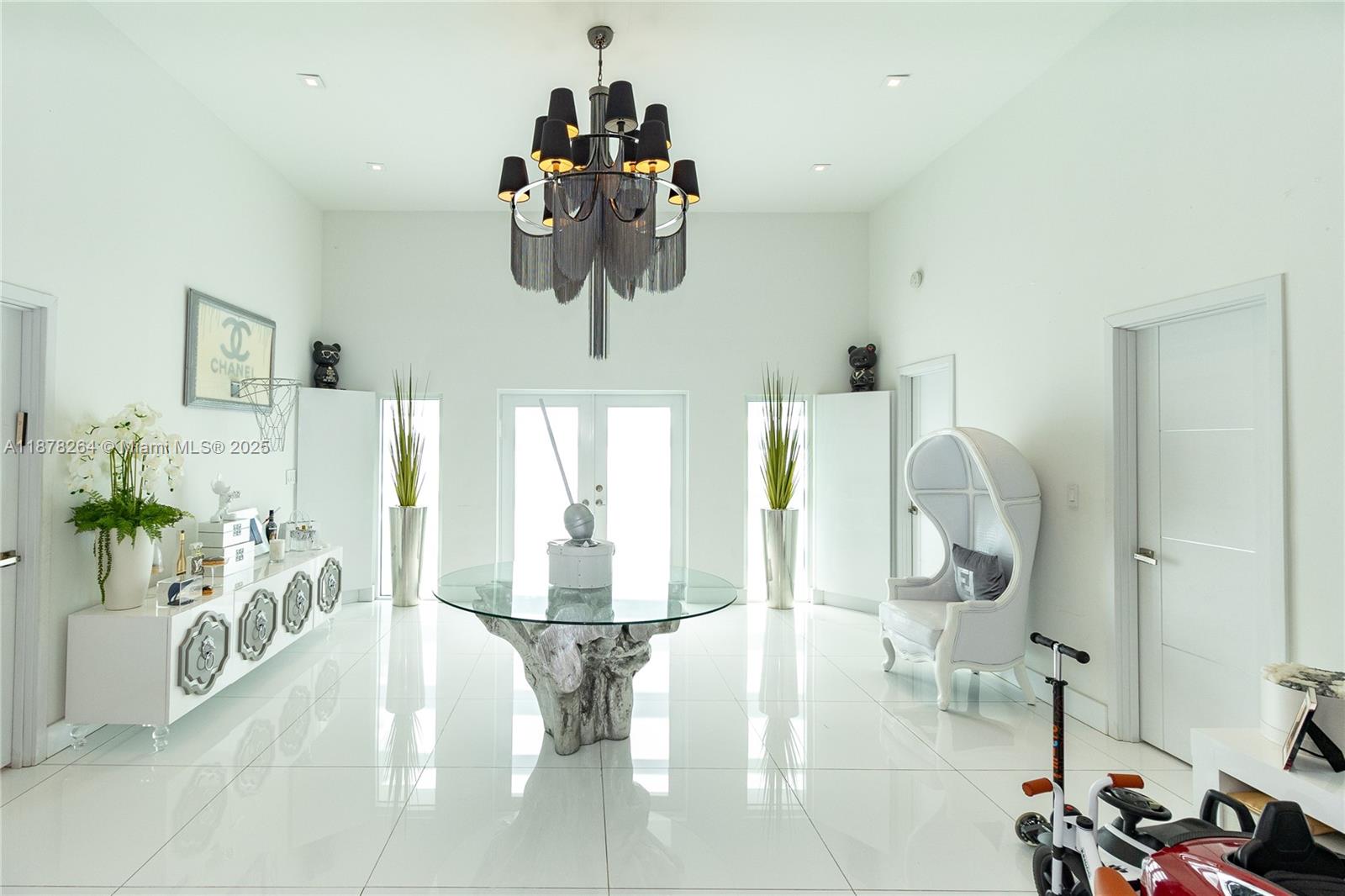 1215 N Biscayne Point Rd, Miami Beach FL 33141