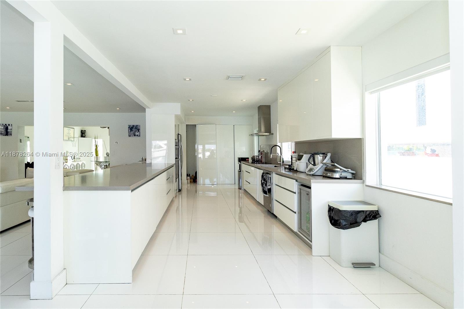 1215 N Biscayne Point Rd, Miami Beach FL 33141