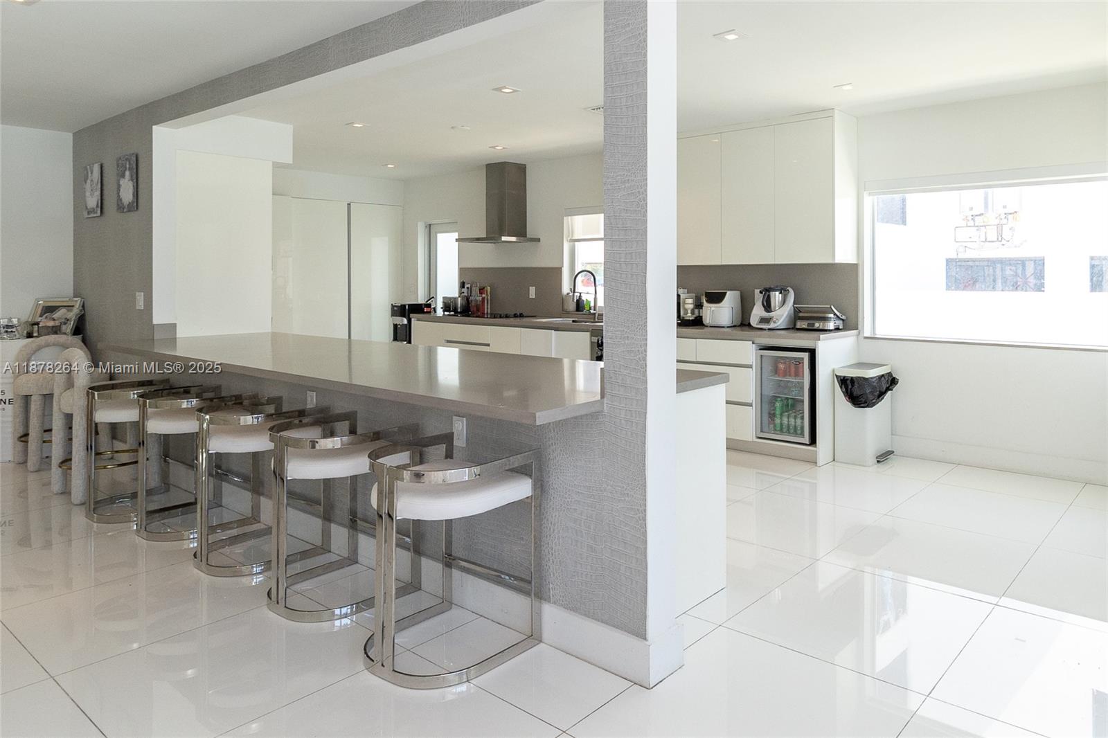 1215 N Biscayne Point Rd, Miami Beach FL 33141