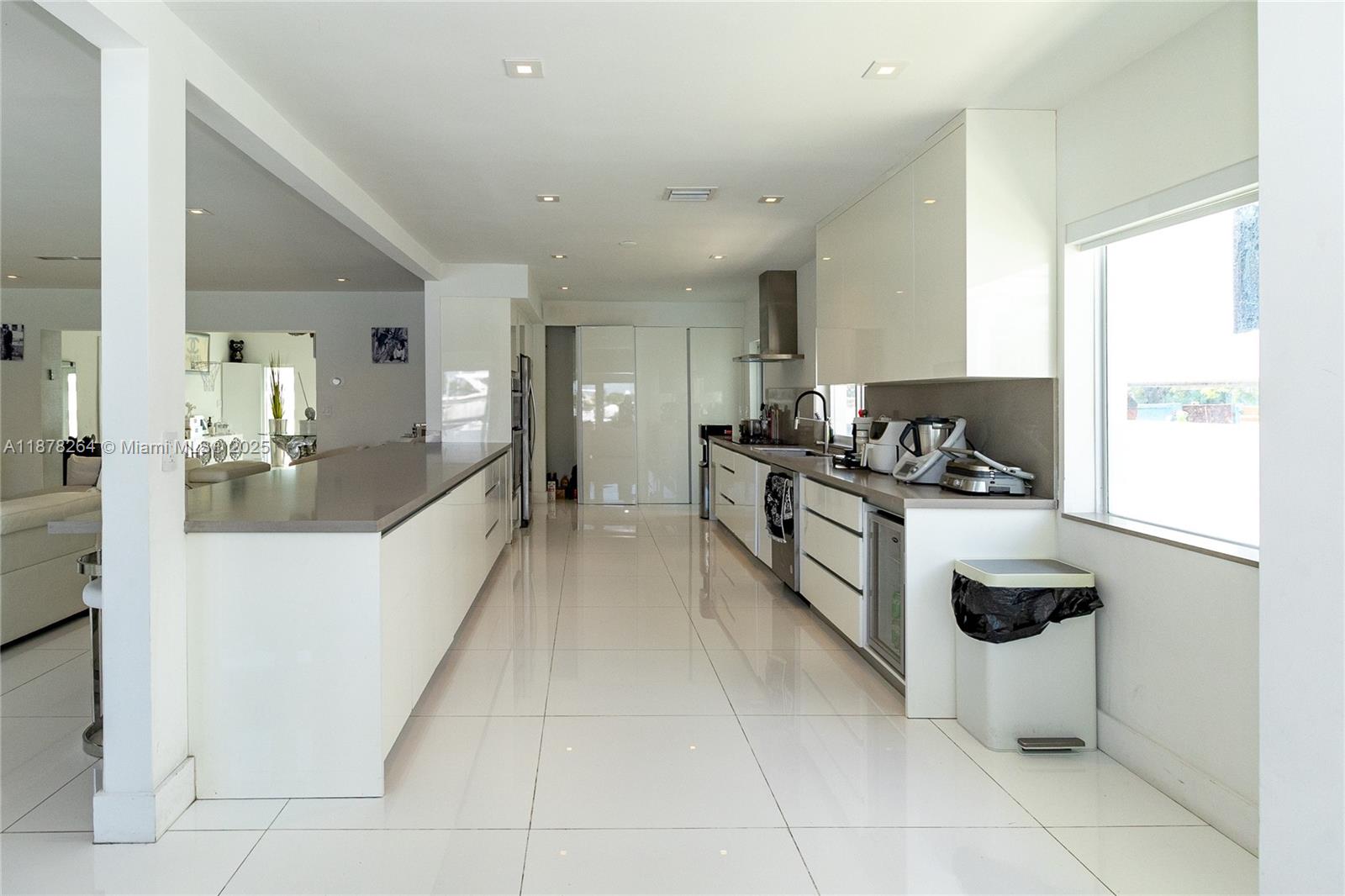 1215 N Biscayne Point Rd, Miami Beach FL 33141
