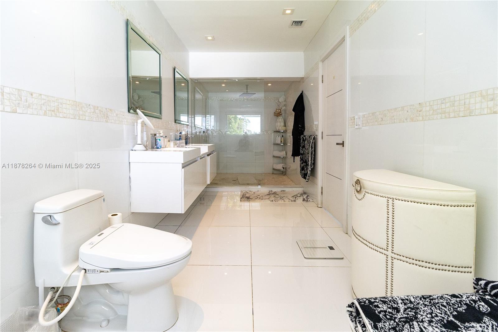 1215 N Biscayne Point Rd, Miami Beach FL 33141
