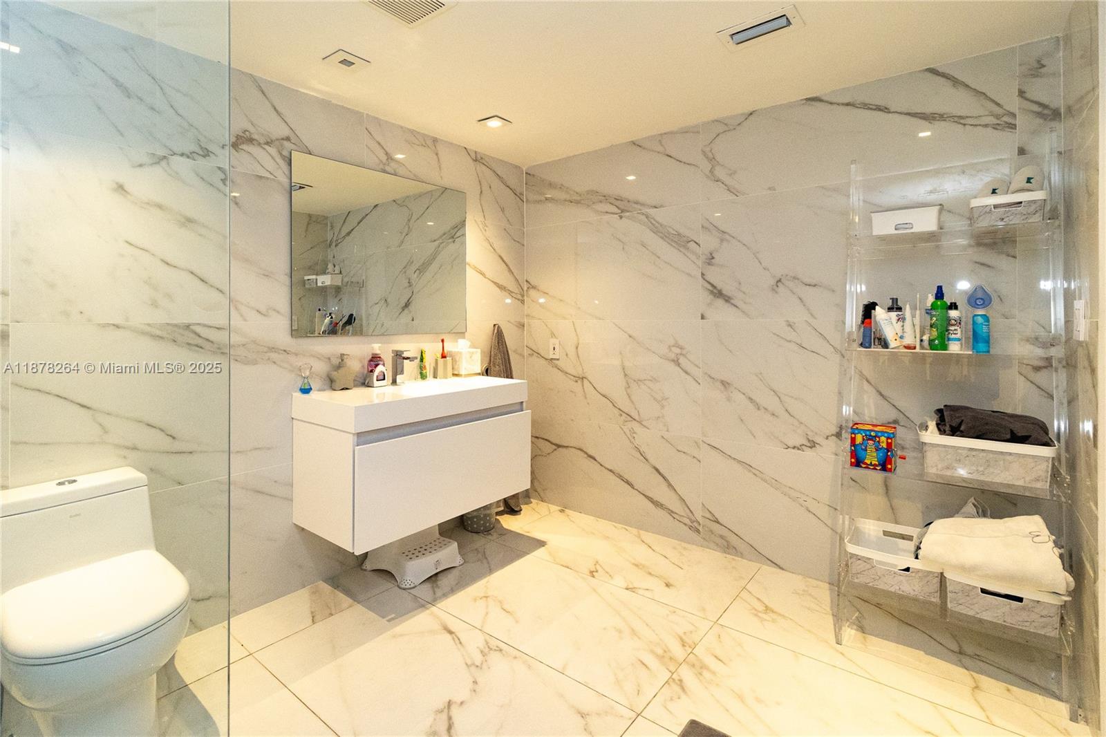 1215 N Biscayne Point Rd, Miami Beach FL 33141