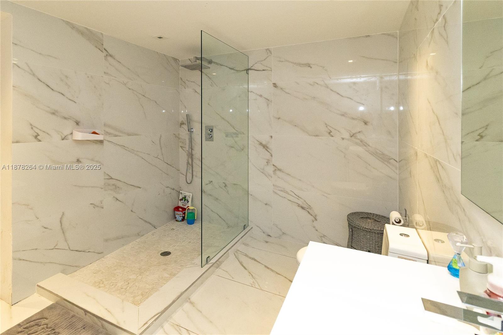 1215 N Biscayne Point Rd, Miami Beach FL 33141