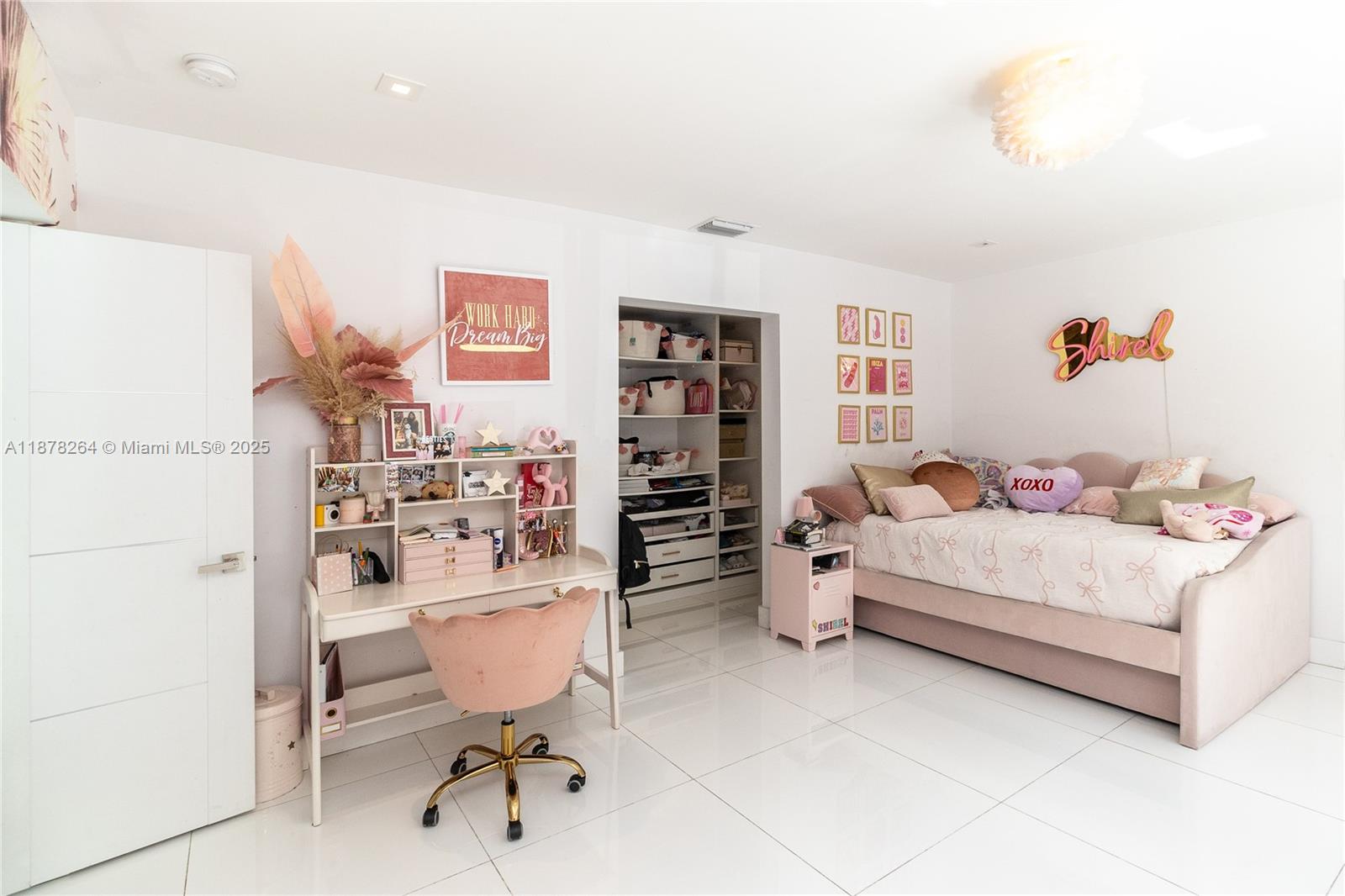 1215 N Biscayne Point Rd, Miami Beach FL 33141