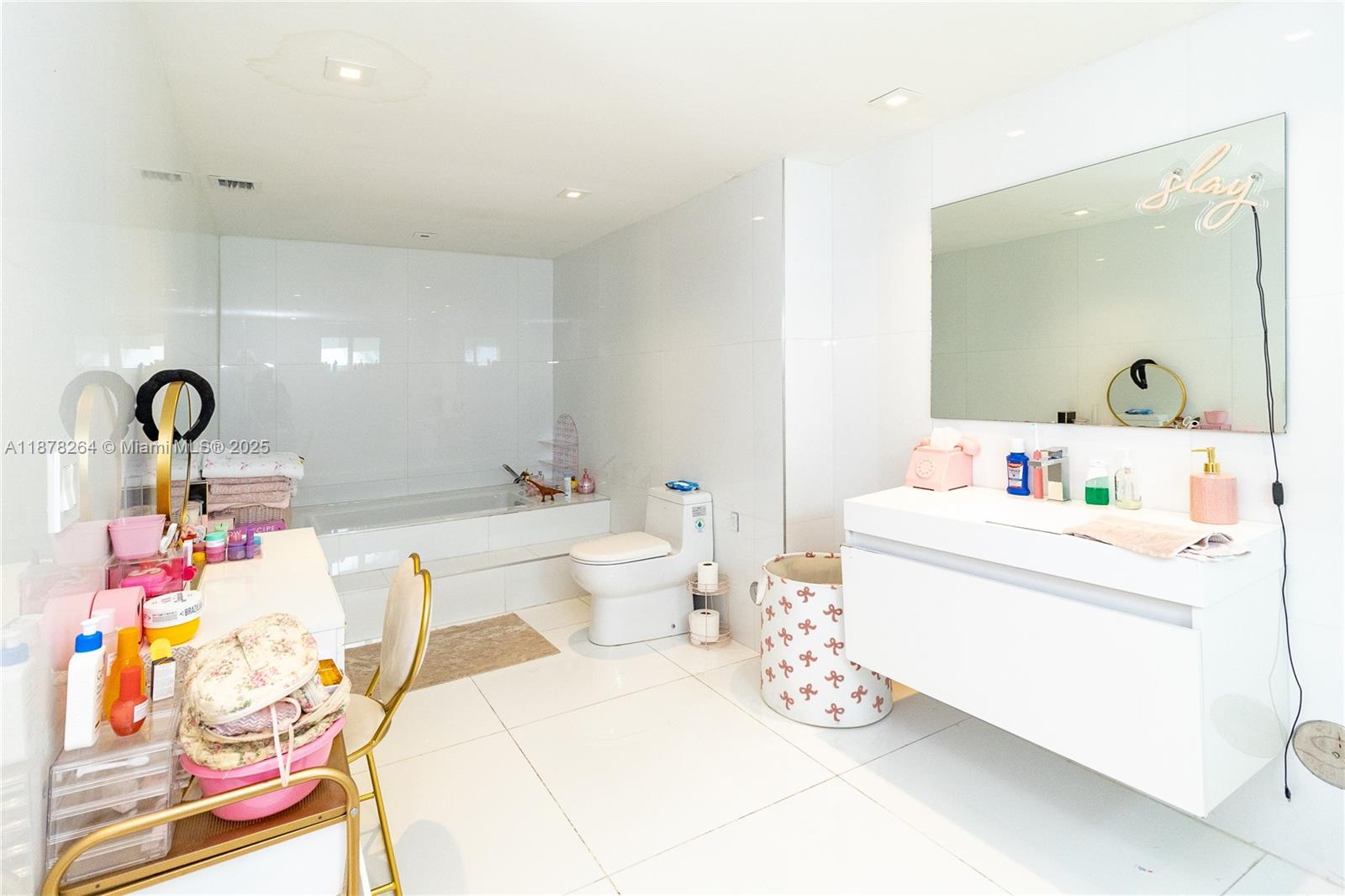 1215 N Biscayne Point Rd, Miami Beach FL 33141