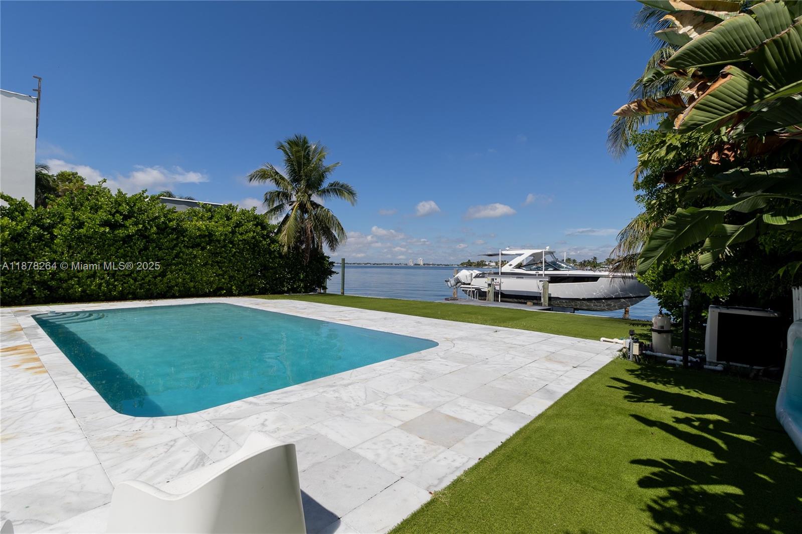 1215 N Biscayne Point Rd, Miami Beach FL 33141