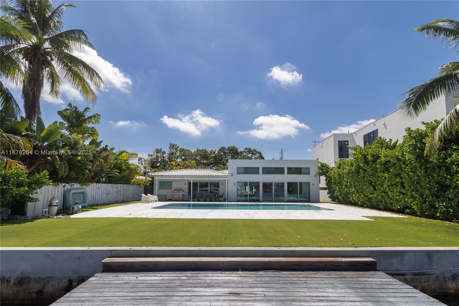 1215 N Biscayne Point Rd, Miami Beach FL 33141