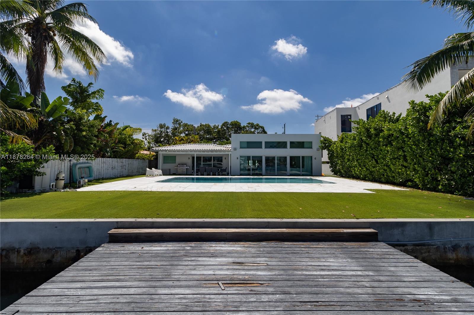 1215 N Biscayne Point Rd, Miami Beach FL 33141