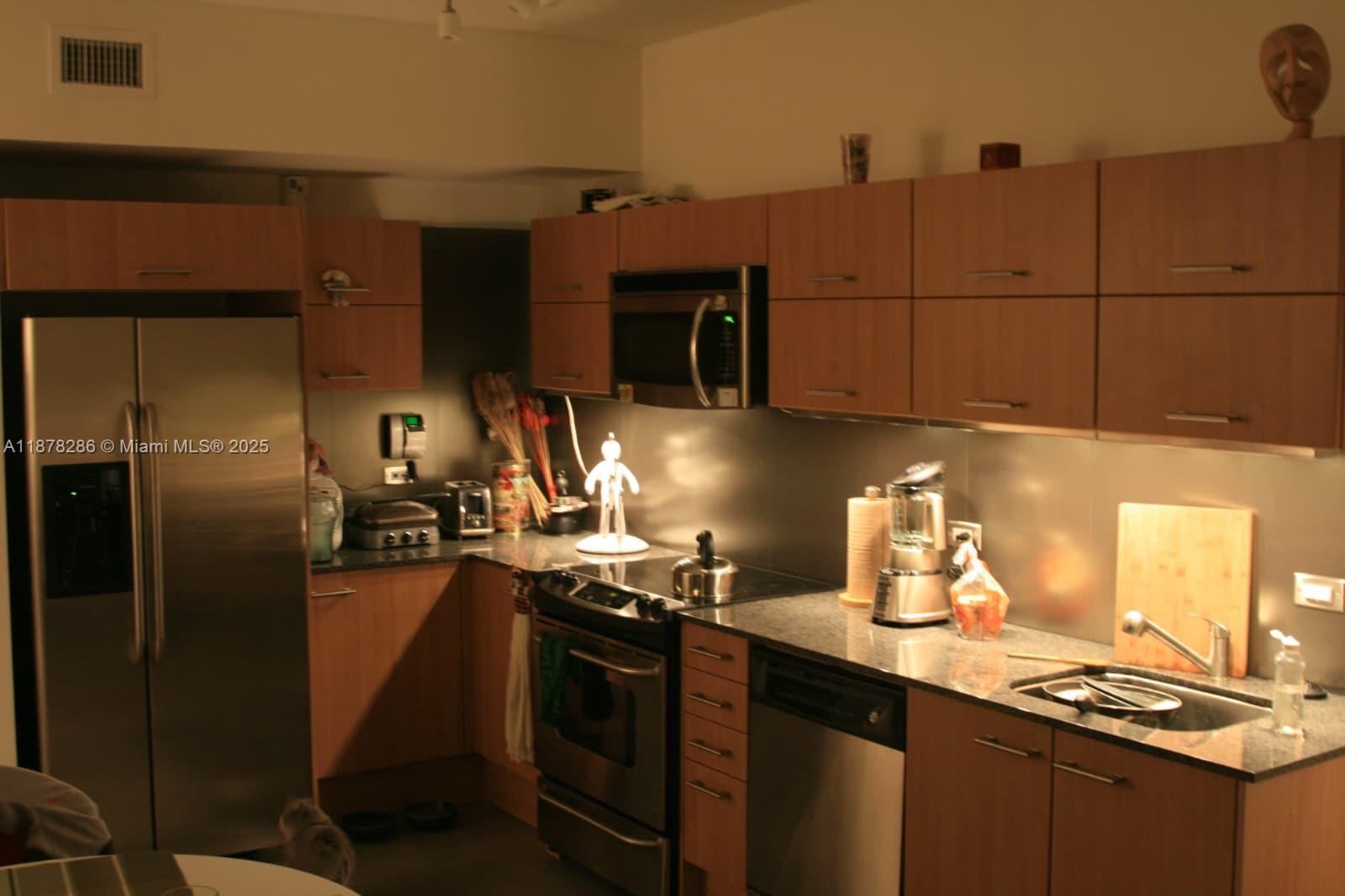 350 S Miami Ave #3409, Miami FL 33130