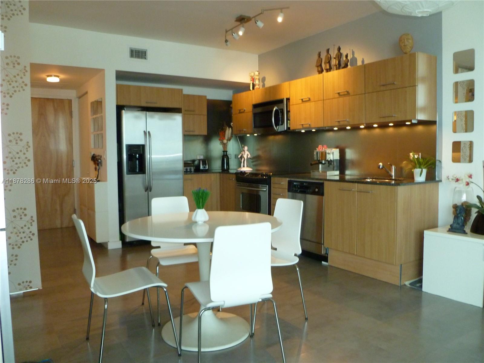 350 S Miami Ave #3409, Miami FL 33130