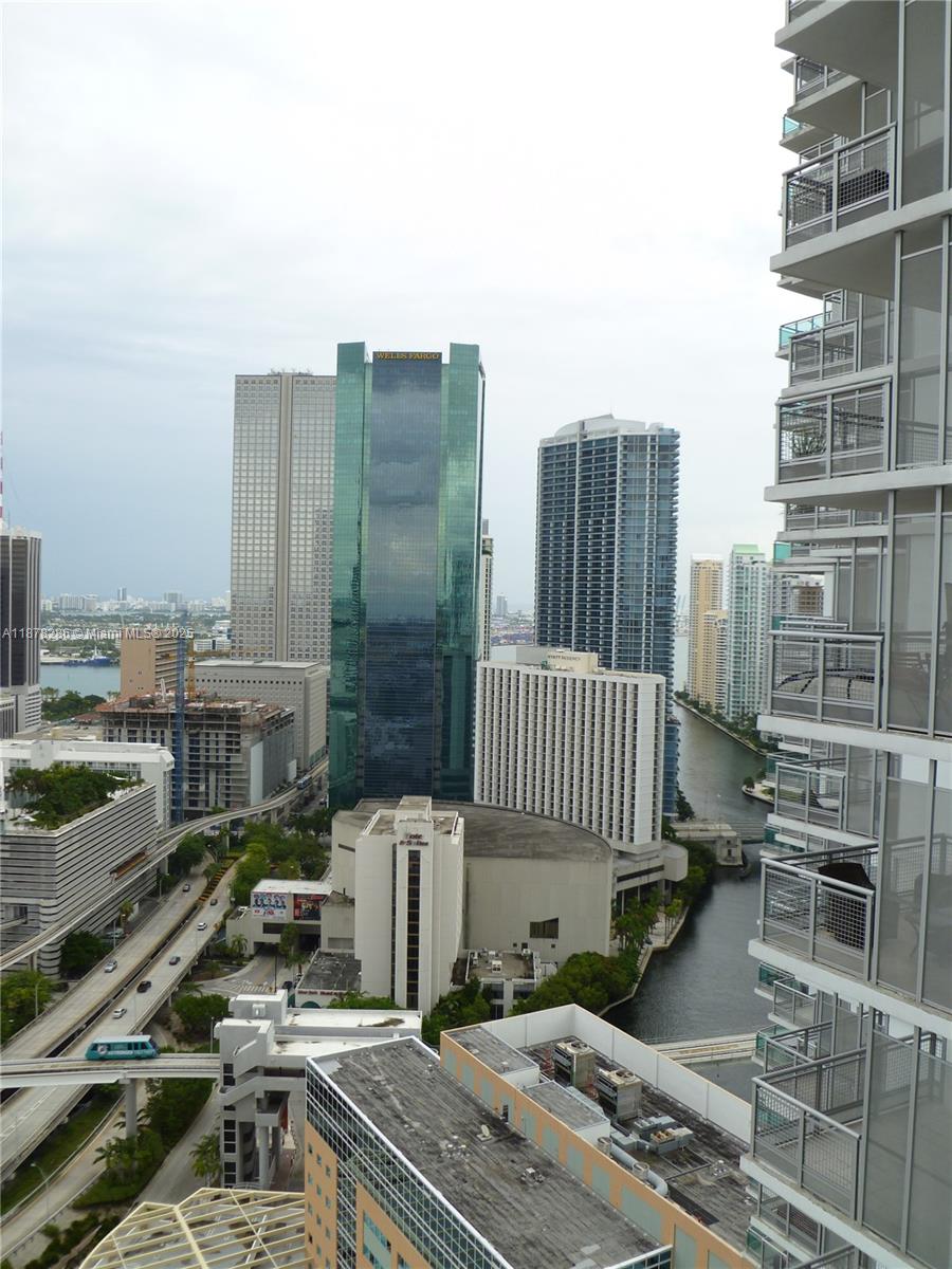 350 S Miami Ave #3409, Miami FL 33130