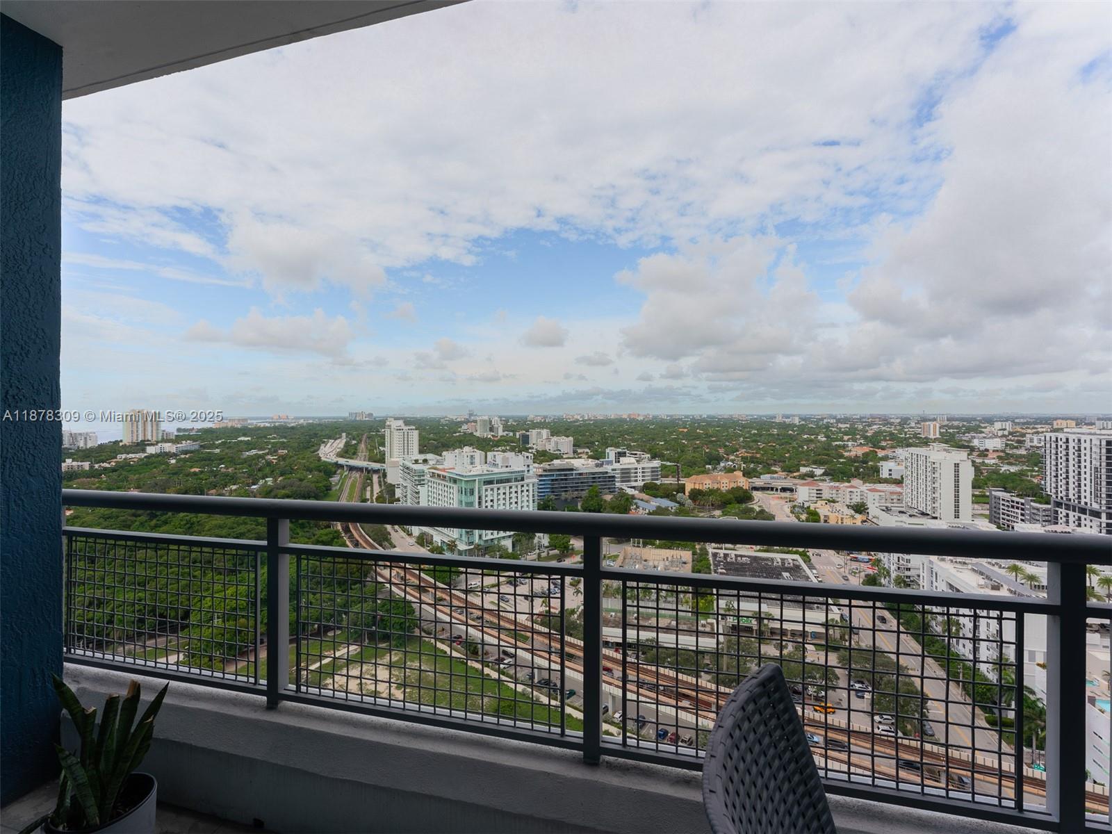 60 SW 13th St #2211, Miami FL 33130
