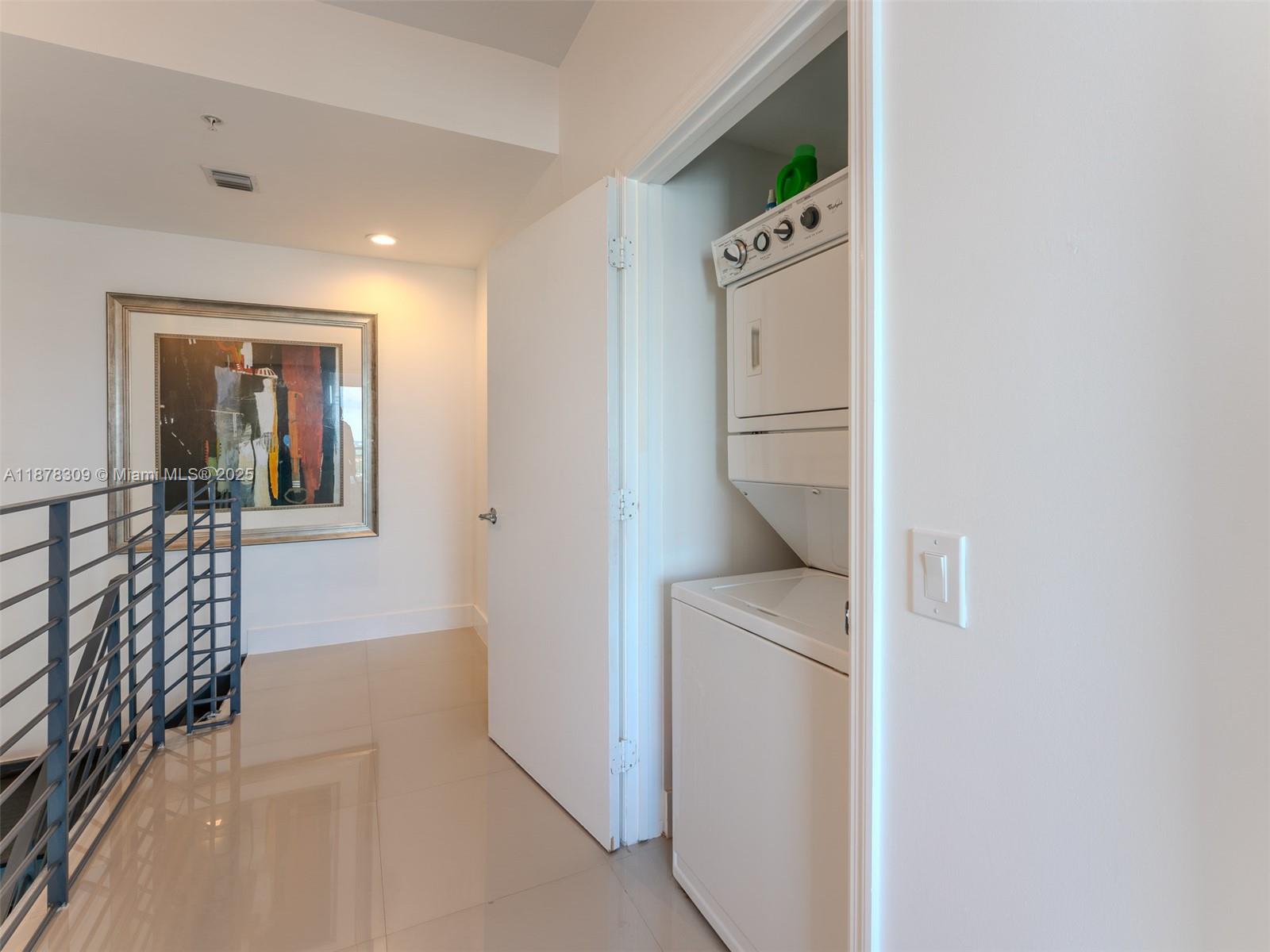 60 SW 13th St #2211, Miami FL 33130