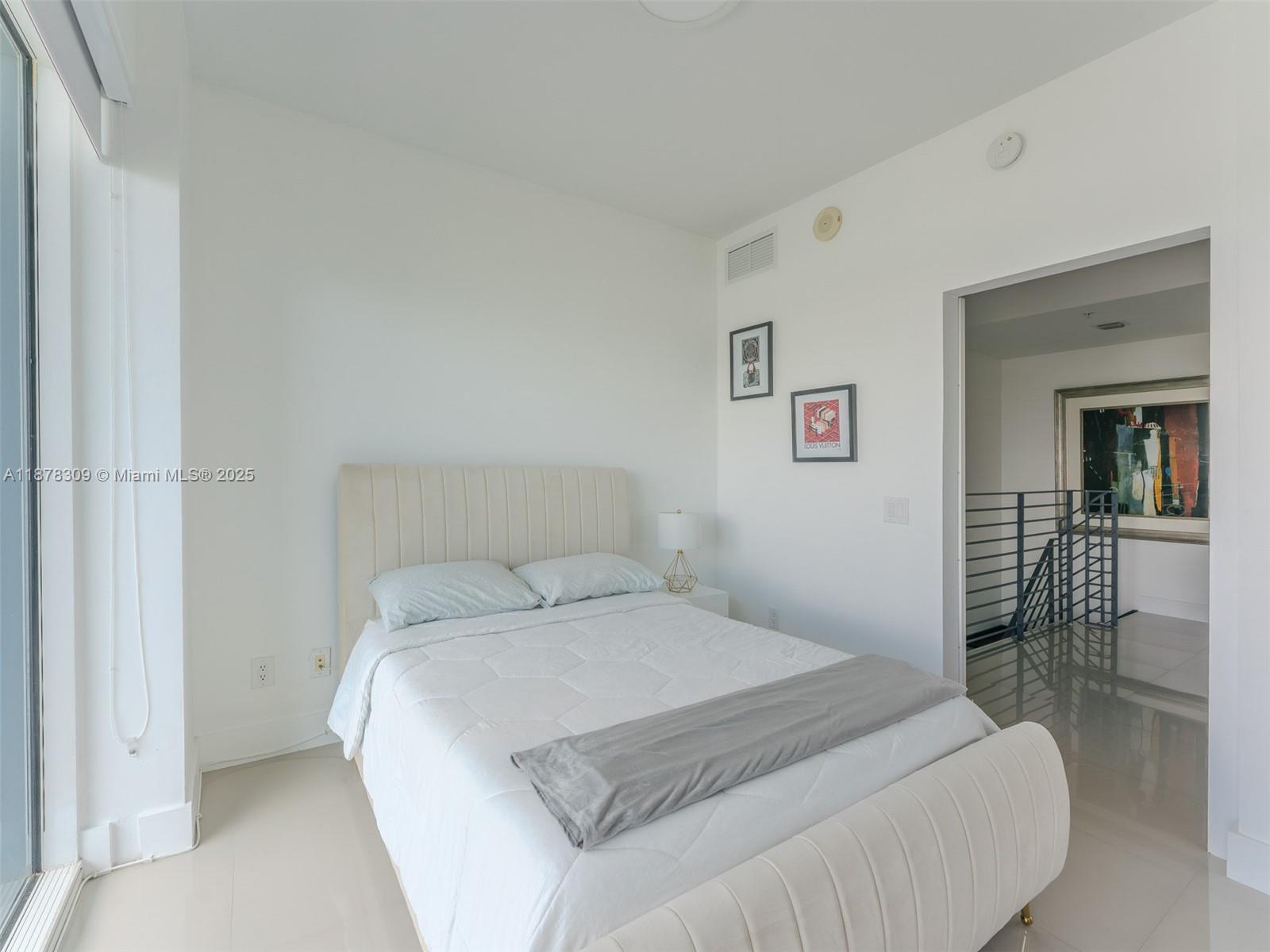 60 SW 13th St #2211, Miami FL 33130