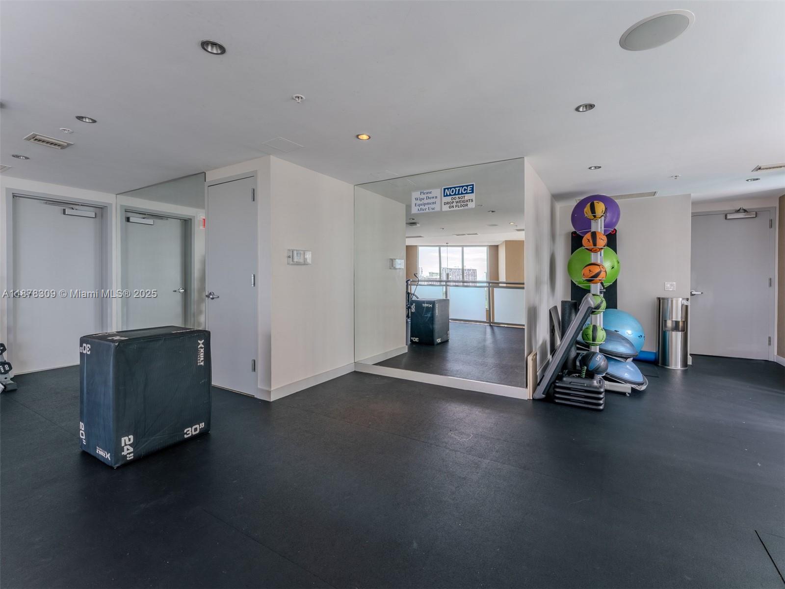 60 SW 13th St #2211, Miami FL 33130