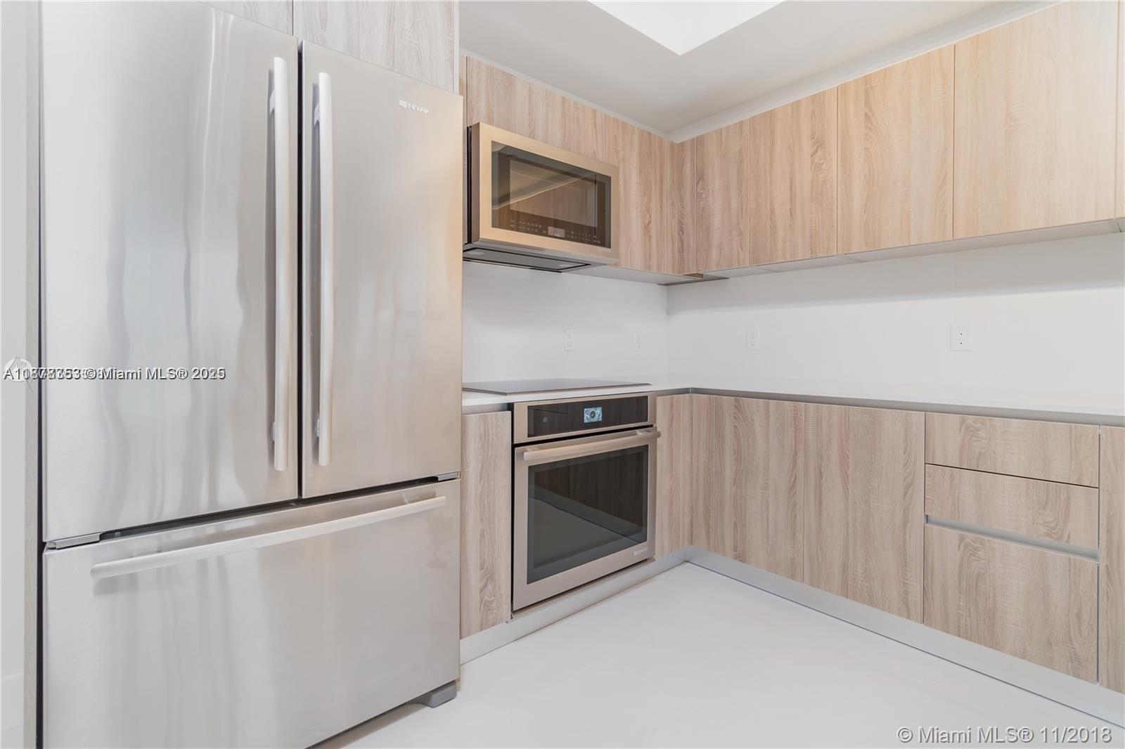 2960 NE 207th St #901+Den, Aventura FL 33180