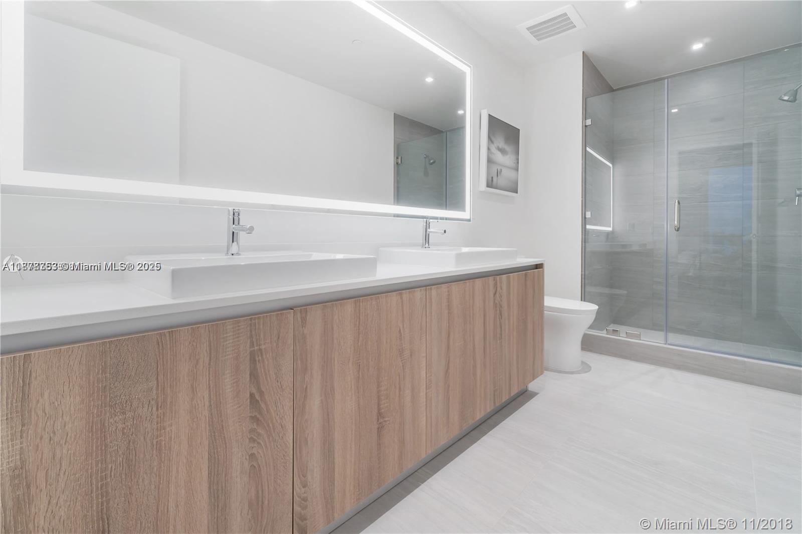 2960 NE 207th St #901+Den, Aventura FL 33180