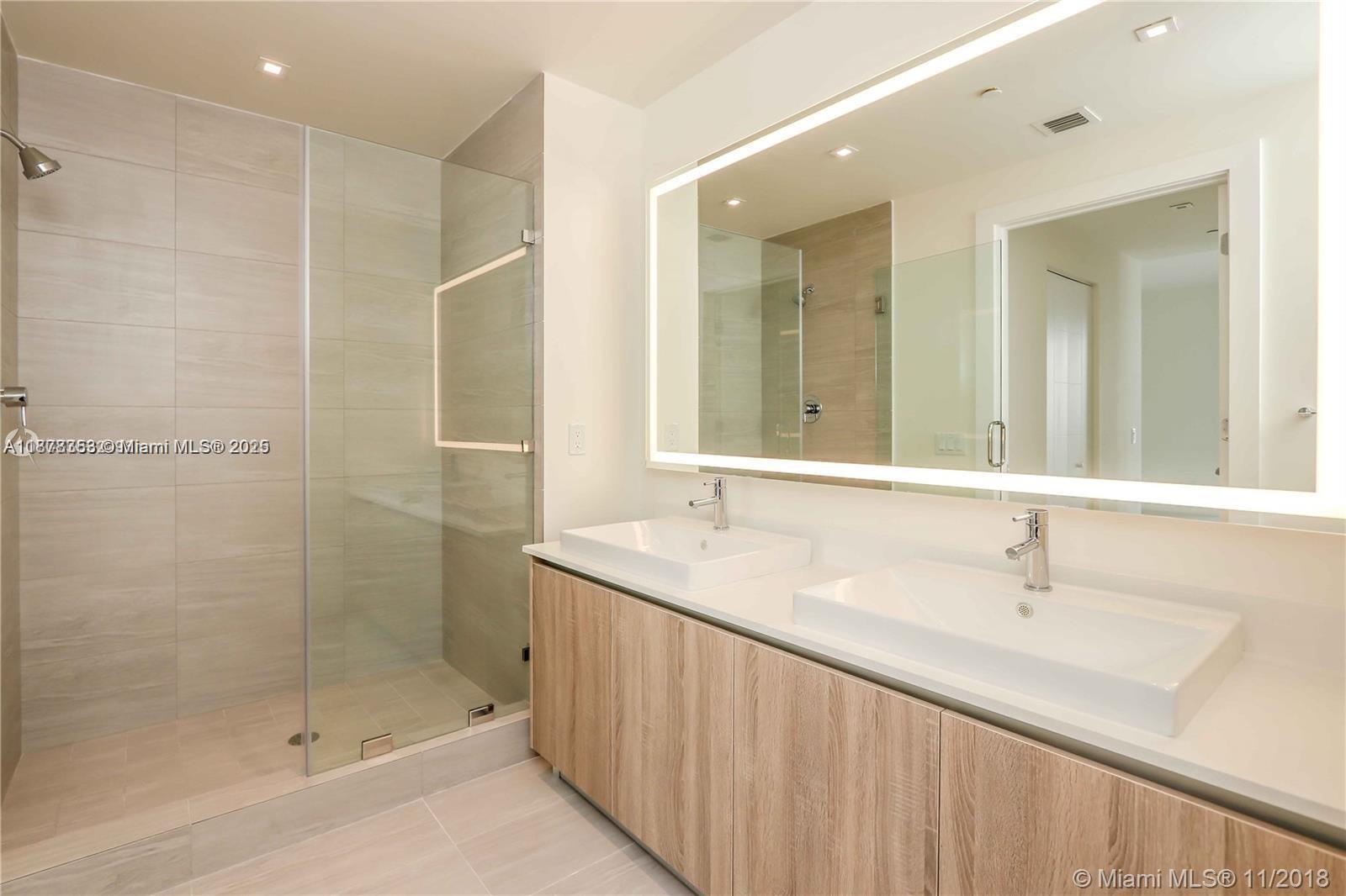 2960 NE 207th St #901+Den, Aventura FL 33180