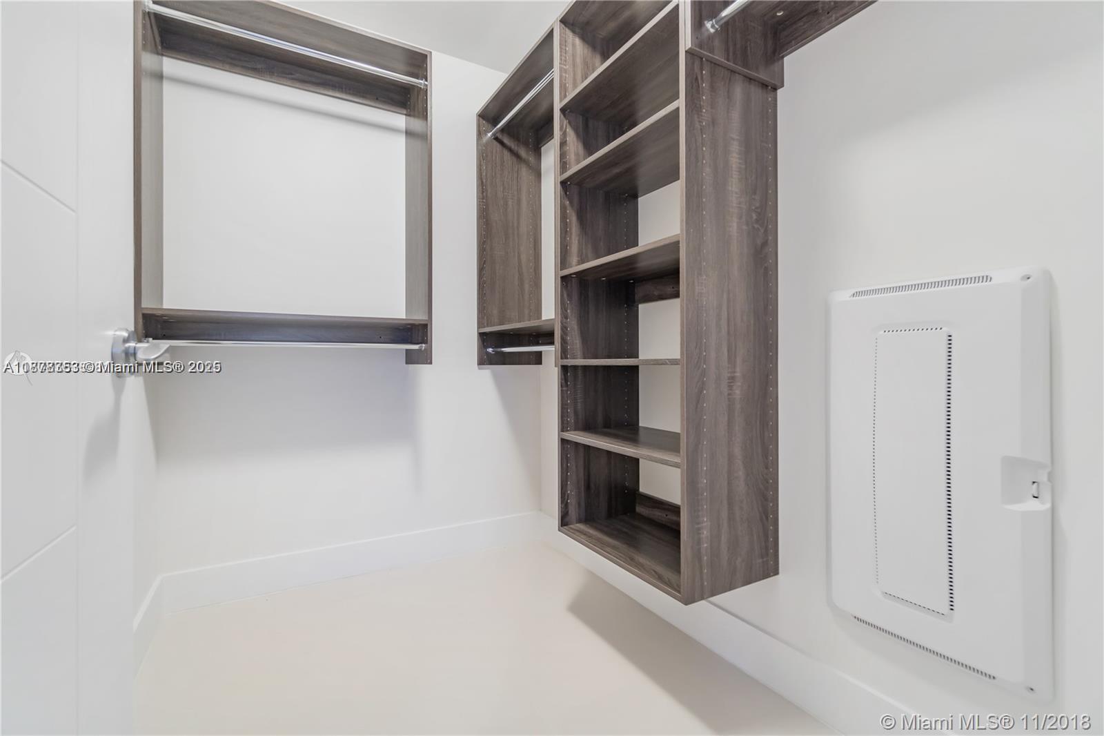 2960 NE 207th St #901+Den, Aventura FL 33180