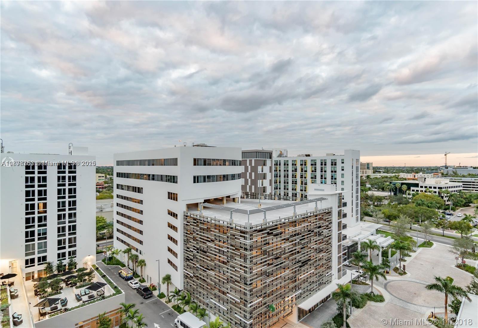 2960 NE 207th St #901+Den, Aventura FL 33180