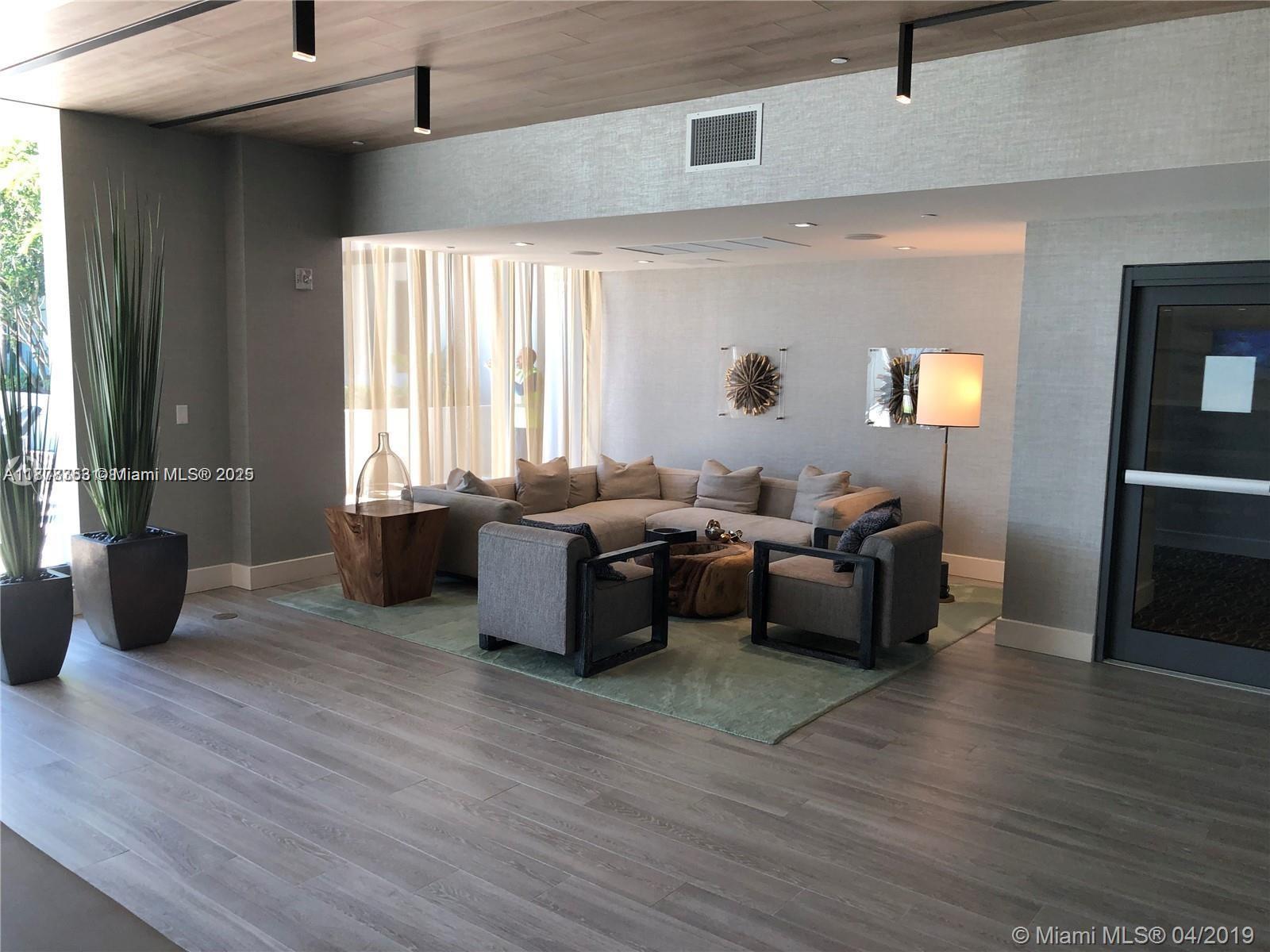 2960 NE 207th St #901+Den, Aventura FL 33180