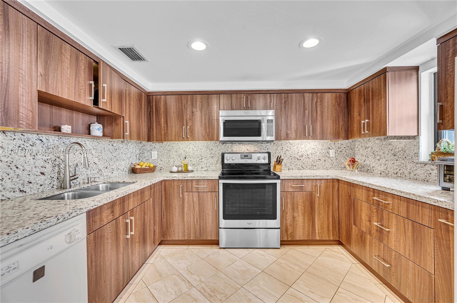 1925 Brickell Ave #D1108, Miami FL 33129