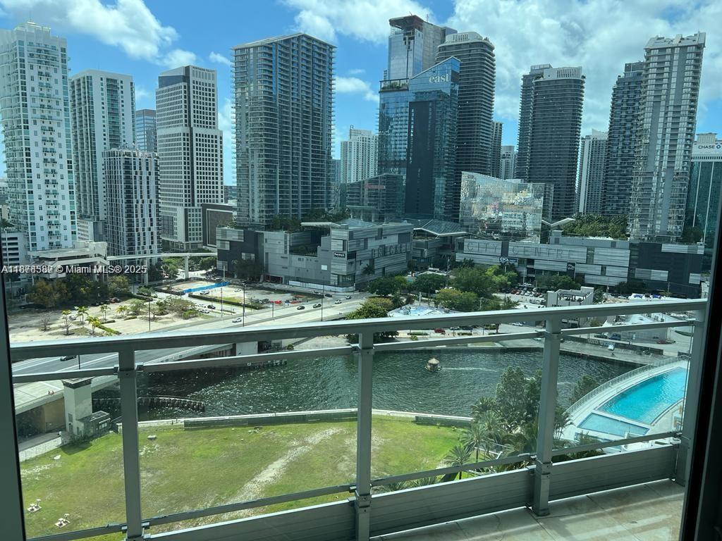 90 SW 3rd St #2103, Miami FL 33130