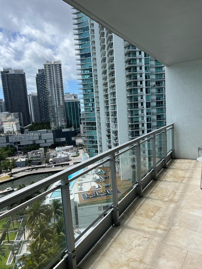 90 SW 3rd St #2103, Miami FL 33130
