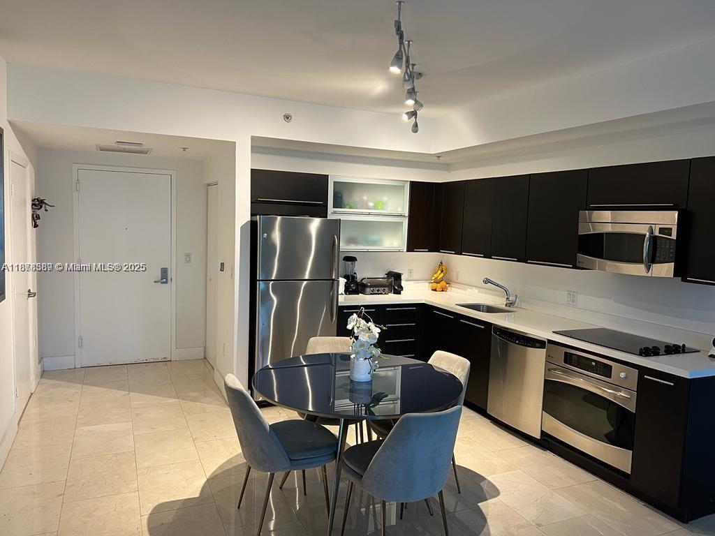 90 SW 3rd St #2103, Miami FL 33130